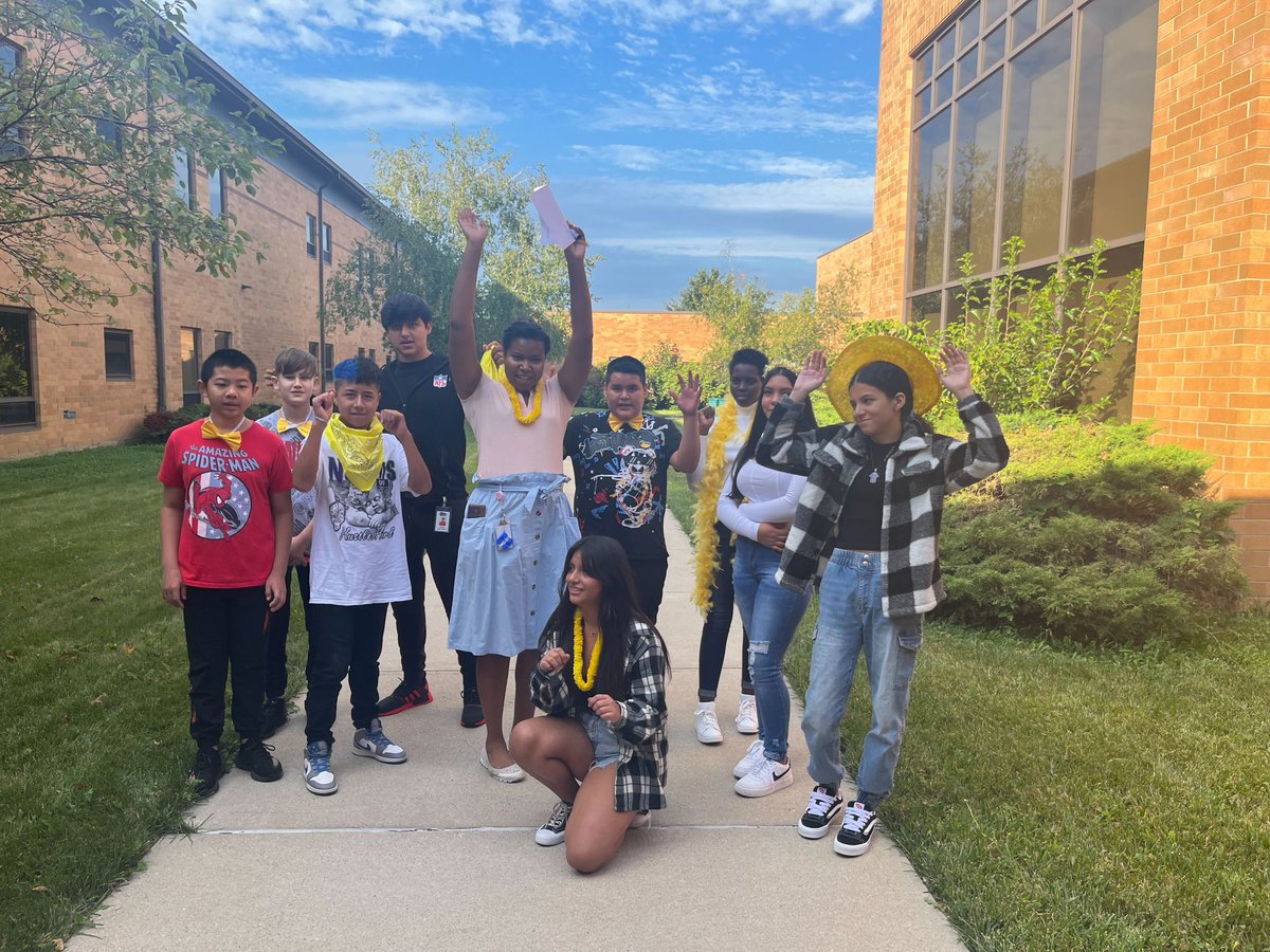 fugeesfamily's tweet image. Happy first day of school, Teranga Academy Mad River! 🎉🎉

We're so glad you're part of the Fugees Family, @MADRIVERLOCAL 💚