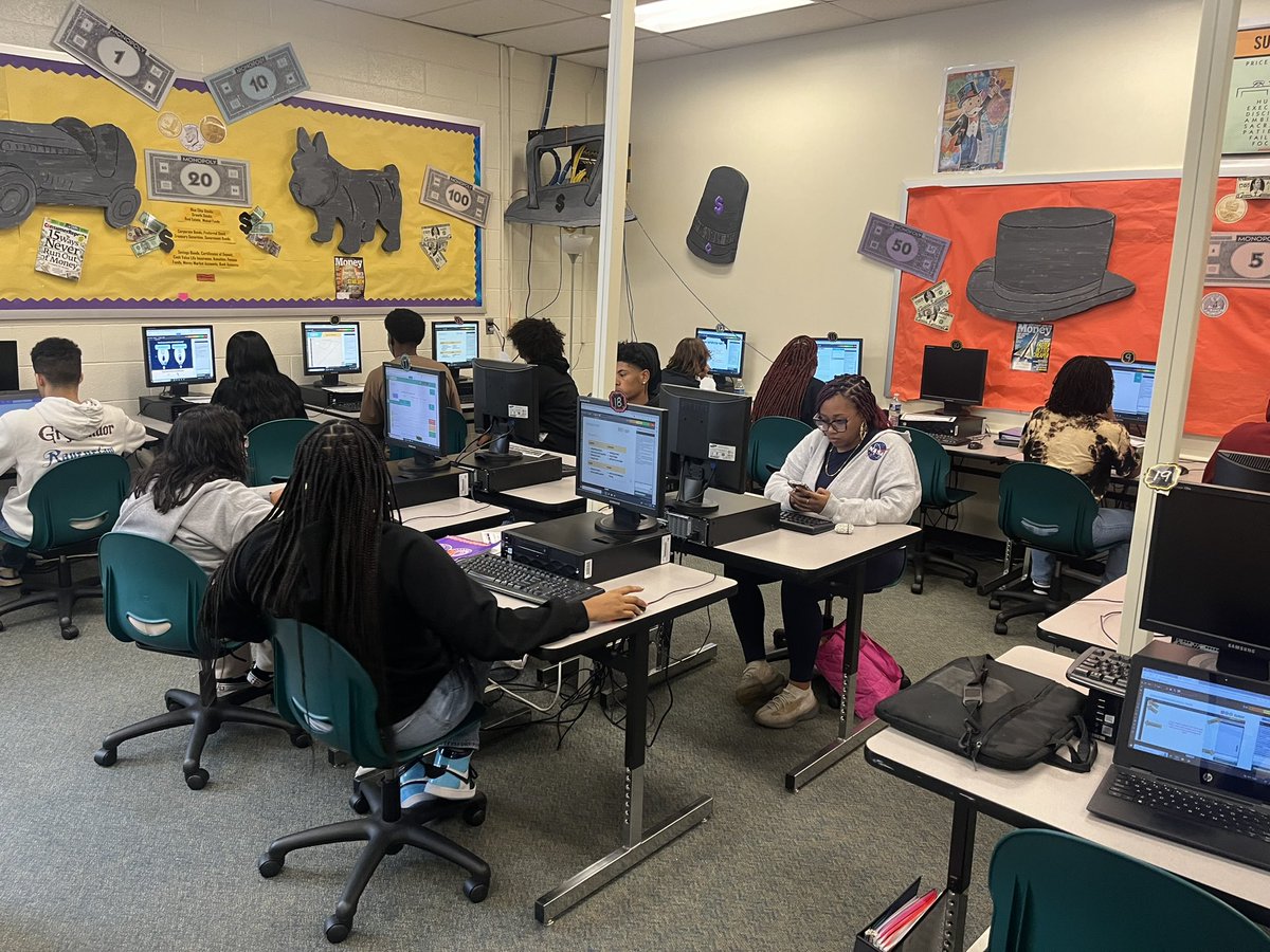 McDonoughHS's tweet photo. During lunch today, quite a few students, learned about our FREE...(yes FREE 🤩) FEV online 💻 tutoring service. Students get free tutoring in math, science, english, and social studies. If you are interested or have questions please email Mr. Gore at rgore@ccboe.com https://t.co/IvNcLqdszk