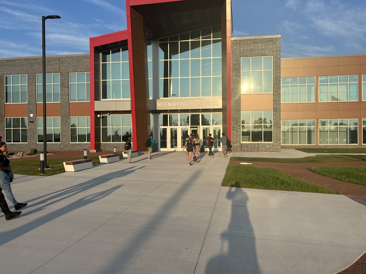 Neenah Joint Schools tweet media