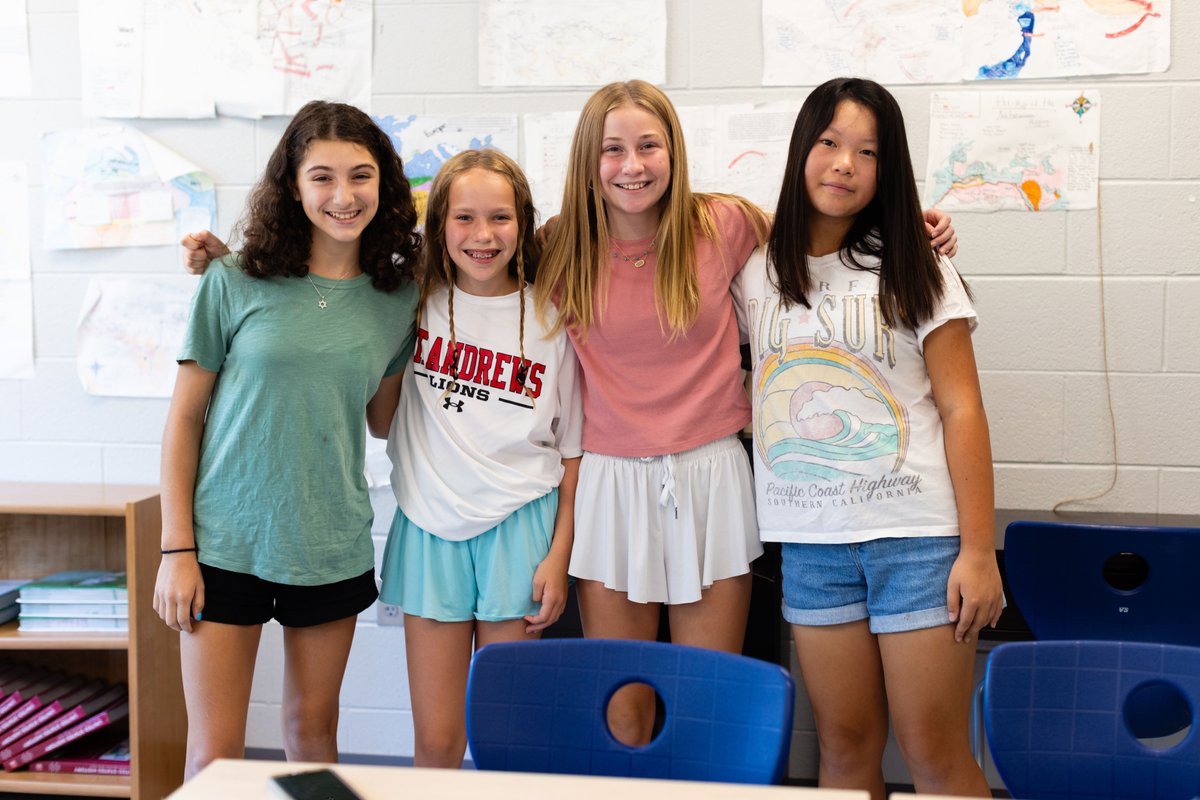 SAES's tweet photo. Welcome back to school, Lions!🦁 Whether it was your 1st day of class in the Lower School or  participating in the Middle or Upper School orientation activities, we are so excited to have all our students back on campus for the new school year!📚 #GoLions #backtoschool #firstday https://t.co/DG6srQayVF