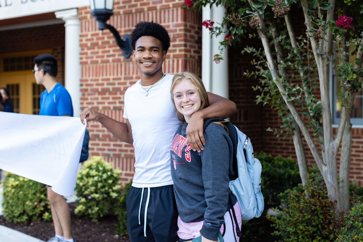 SAES's tweet photo. Welcome back to school, Lions!🦁 Whether it was your 1st day of class in the Lower School or  participating in the Middle or Upper School orientation activities, we are so excited to have all our students back on campus for the new school year!📚 #GoLions #backtoschool #firstday https://t.co/DG6srQayVF