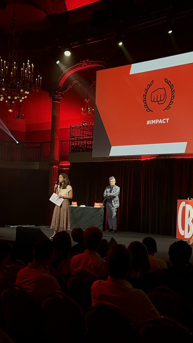 Bayard_Jeunesse's tweet photo. Ce soir, Bayard Jeunesse a reçu le prix @cb_news #impact pour son opération « stop aux violences sexuelles faites aux enfants » lors du Grand Prix des Médias 2023. Il s’agit de 3 livrets adaptés à chaque tranche d’âge pour comprendre, réagir et briser le silence. https://t.co/R97byvqog8