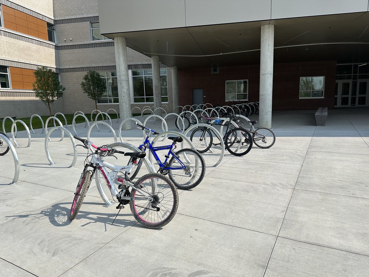 youthenroute's tweet photo. Look at all the bikes at ⁦@NorthTrailHS⁩ ! Way to go….sure helps when school is close to home, there’s pathways AND storage at school ! #yyc #yycbike #yycbe https://t.co/8HvCjlekcQ