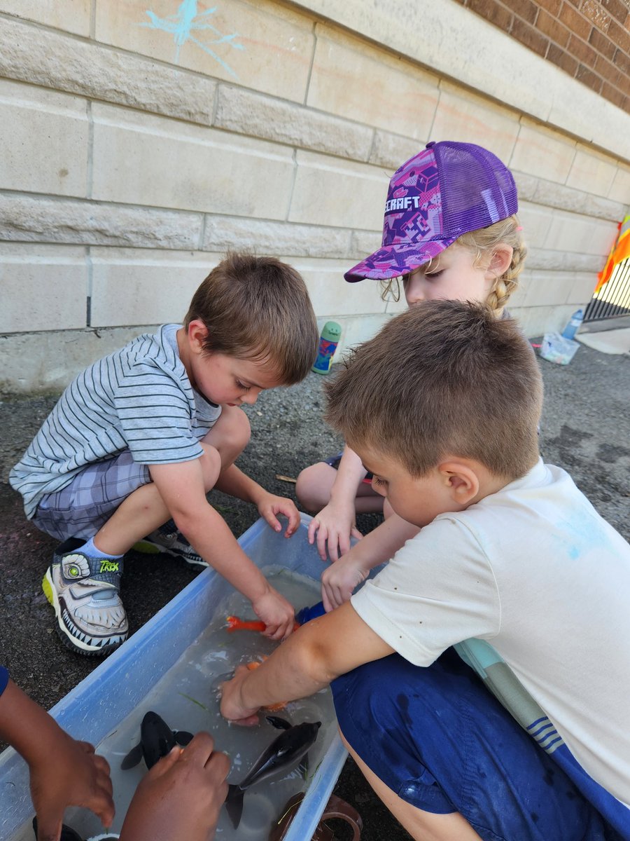 Happy 1st Day!! 
Had a great day with our SK friends and can't wait for all of our JK friends to join us for the full day tomorrow!
<a href="/dtrkinder3/">K3 Dragons</a> <a href="/DiamondTrailPS/">💎Diamond Trail Public School🐉</a>