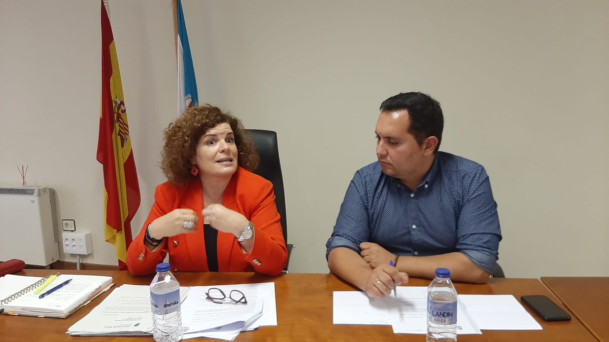 MRivasL's tweet photo. 💻 Hoxe en @ConcelloMuxia falamos dos avances do #planUNICO do @_minecogob
🏡Conexión ultrarrápida a 407 fogares e pymes en 97 puntos de Muxía
🗣️ Ademáis reunimos a Xunta Local de Seguridade para falar do dispositivo para as festas da Virxe da Barca. https://t.co/TJ86Vpkb5y
