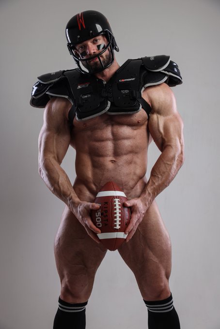 Who's up for a game? 😉😇 https://t.co/xNZqkrOIq0