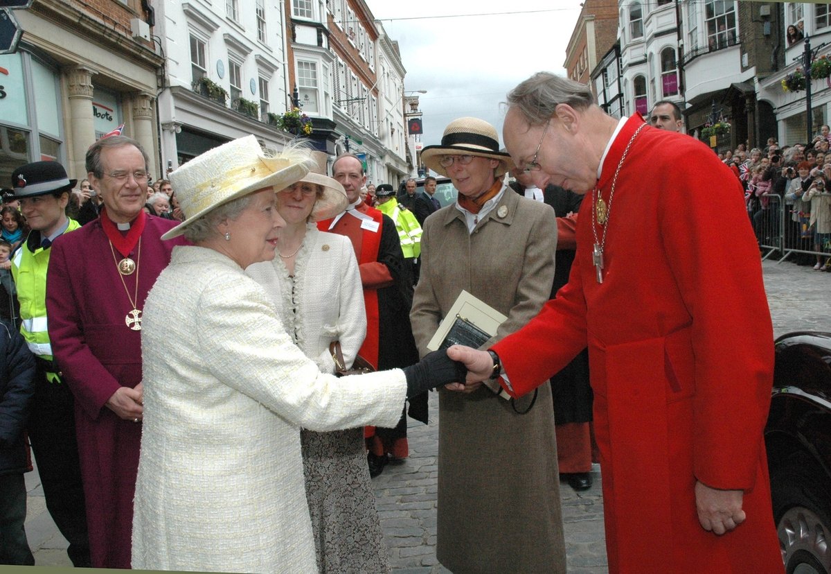 Guildford Town Guides tweet media