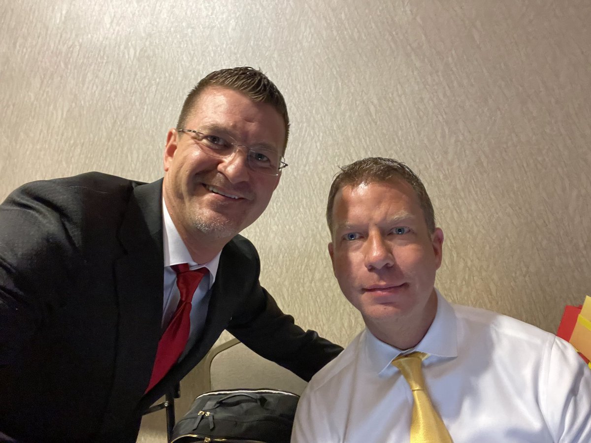 phillipwarrick's tweet image. Backstage with JT Foxx after my speech at the real estate masters. “That was a great speech Phillip, great job”. - JT Foxx 

#jtfoxx #realestate #realestatemasters