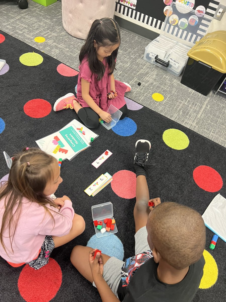 HowardsPreK's tweet photo. 1st graders were over the moon today because they were finally ready to make their math choice (they get to choose how they would like to learn math for the day!) They said, and I quote,  “this was the best day ever!” #RESUbuntu @Robertson_Elem https://t.co/PZ4nettiw5