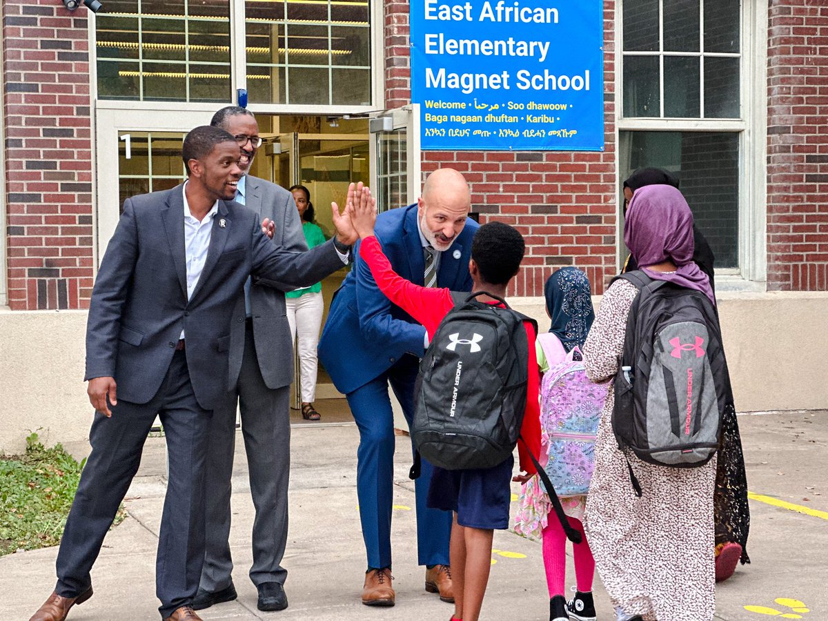 MayorCarter's tweet photo. The energy inside our @SPPS_News schools today was incredible. Welcome back to our 30,000 students and 7,000 staff! Embrace the new adventures and opportunities ahead and empower your inner scholar to make this the best school year yet. #WeAreSPPS #SPPSFirstDay https://t.co/fbORz4MKGN