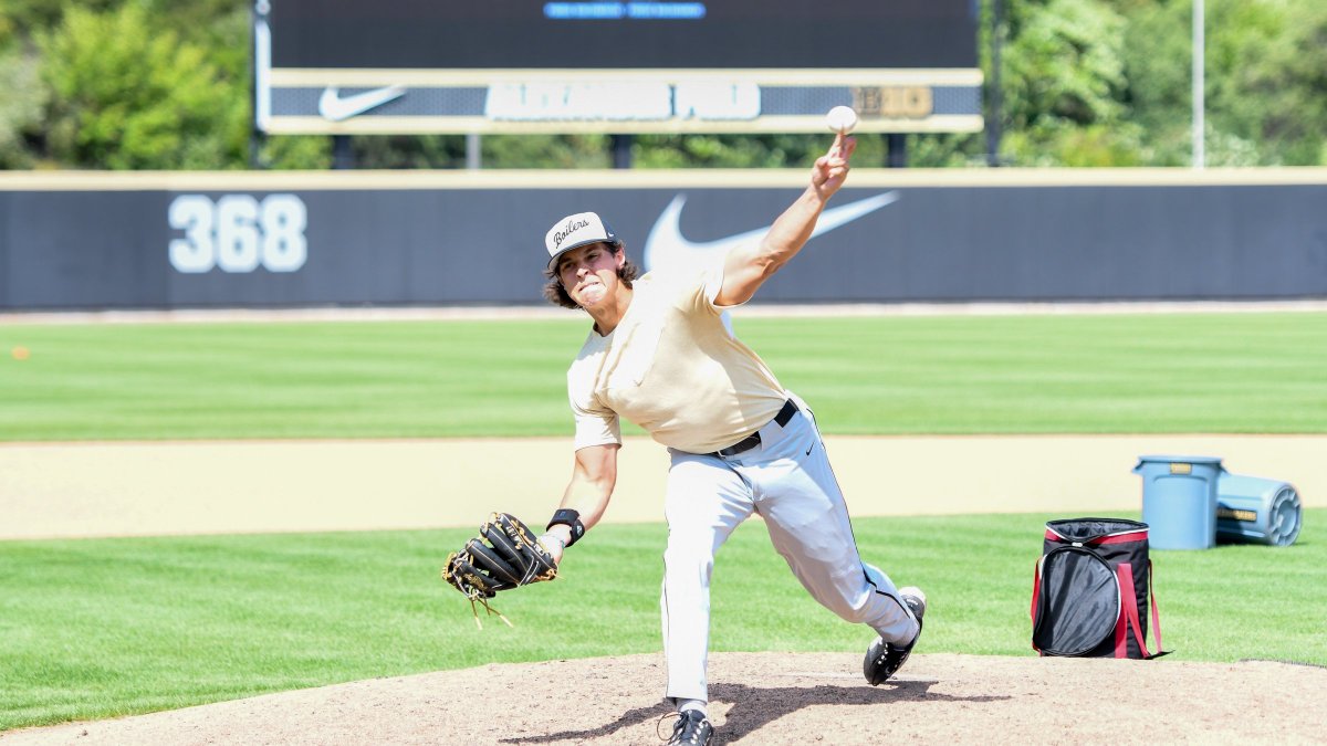 PurdueBaseball's tweet photo. Returnees getting their work in on the game mound Tuesday. #BoilerUp 💪

@Lambert_Cal @GriffinLohman @Aaron_Suval @PubGilchrist https://t.co/o0WsyKly9E