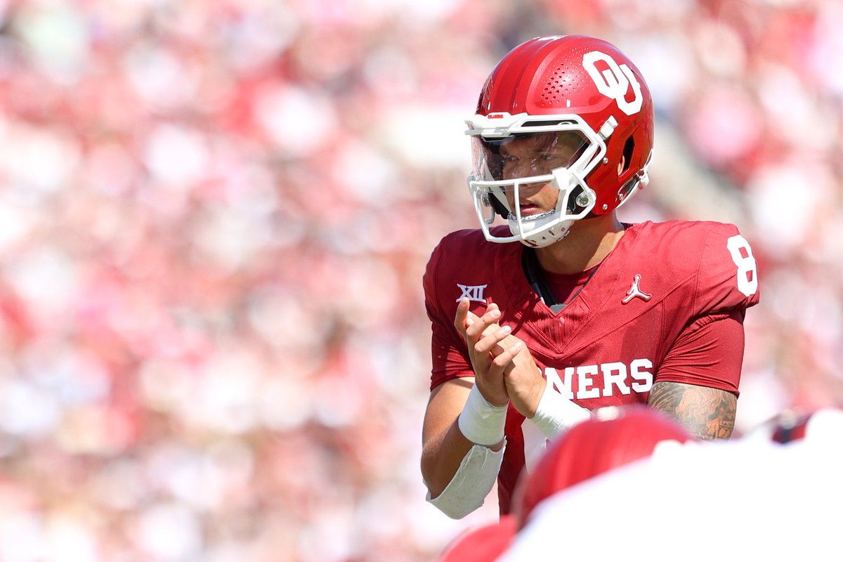 olivia_lauter's tweet photo. OU Football demolished Arkansas State in the home opener. Best photos on the daily: https://t.co/wkZ8CKfFih https://t.co/QVZHiFzchr