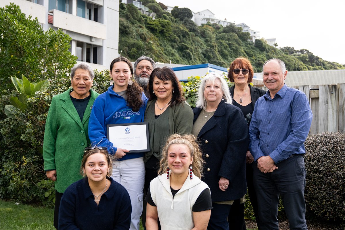 Congratulations to Kararaina Te Puni, inaugural recipient of the Mike Harvey Memorial Award for an up-and-coming researcher in the field of air-sea/land fluxes and aerosol chemistry. 🌏🌊🌳 Kararaina is pictured third from left with her whānau, Lorn Harvey and NIWA colleagues.