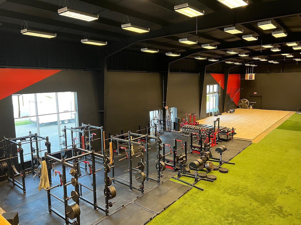 LisaMaki6's tweet photo. Congrats @dbrancheau and @Advantedge906  on their new updated athletic training facility in the UP. Your commitment and dedication to all athletes is appreciated. It’s one very special place ! @MakiKeira @BryantMaki https://t.co/s3Qb5zKpRO