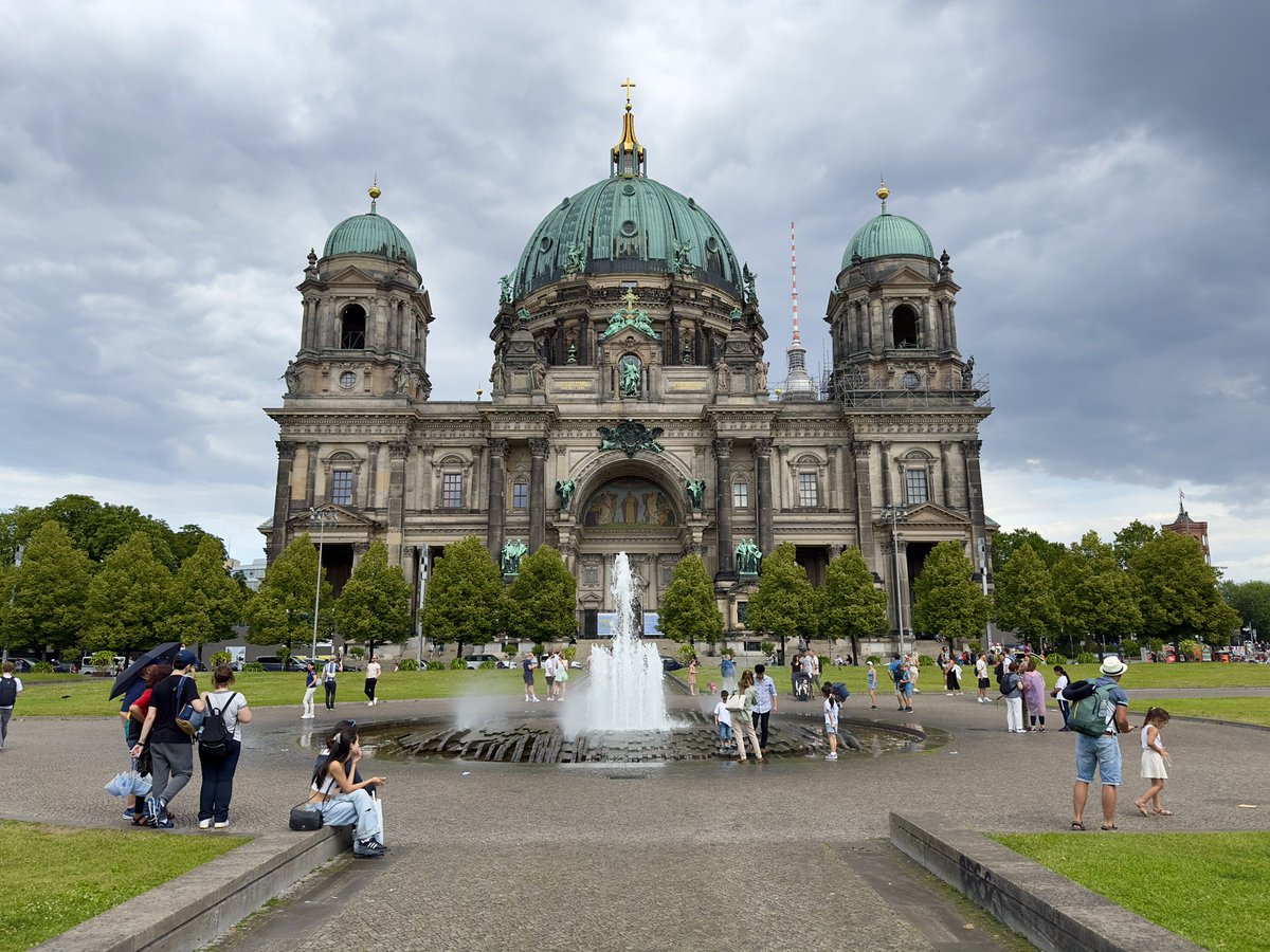 mck031100's tweet photo. Berlin, Germany🇩🇪 July 2023📸 #brandenburggate #berlinerdom #eastsidegallery #berlinwall #checkpointcharlie #berlin #germany #travel #solotravel #citybreak #travelphotography https://t.co/uqk9WBc3gf