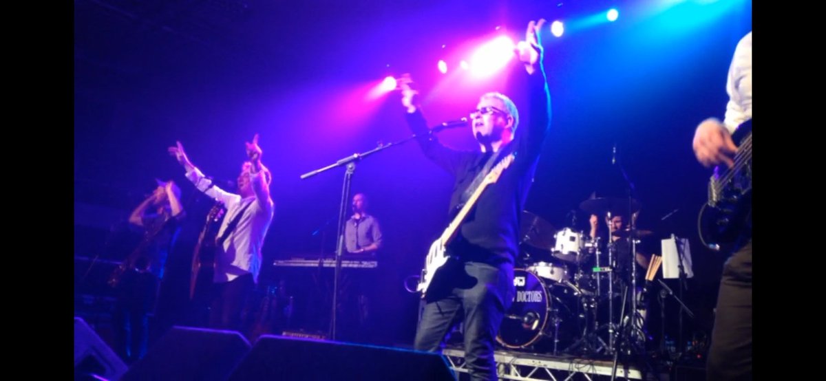 KateFaherty5's tweet photo. @JenningsOllie @gigsandtours A brilliant night - the safety inspector even made an appearance.

Here's a snap from a line Leo borrowed from Snoop Dogg... https://t.co/insHIqELI0