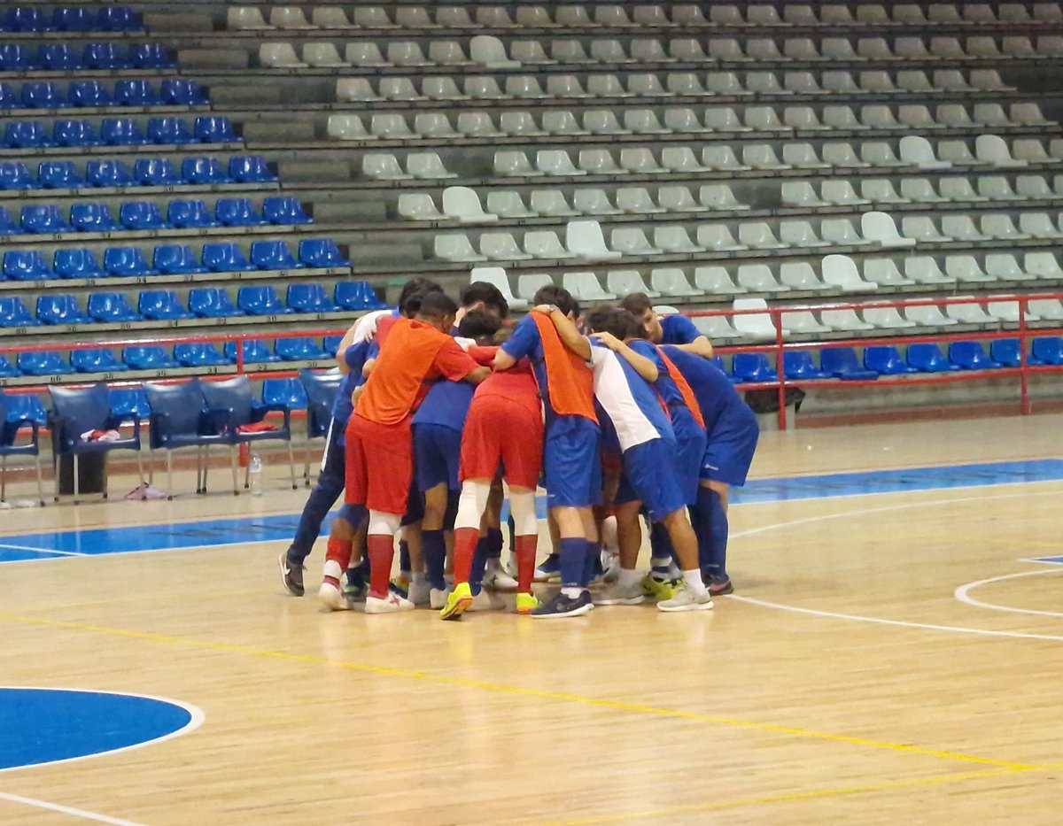 LocuraFST's tweet photo. 100% ACTITUD. 100% @FS_Talavera

Que el ritmo no pare! 💪🏽🙌🏽
Partidazo 💙🤍💙 https://t.co/o2qpmVDsbk