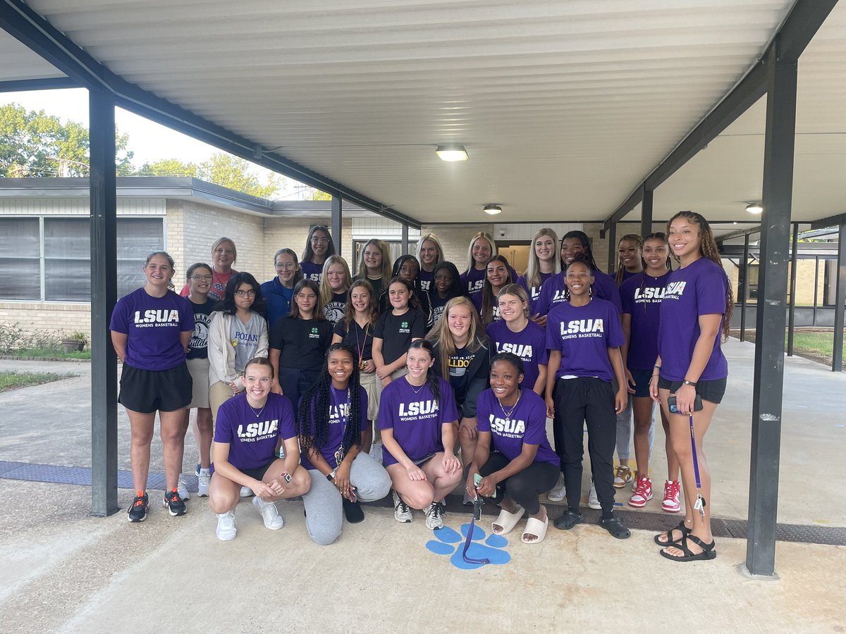 Billyperkins22's tweet photo. Had a good time welcoming Poland elementary and Jh students this morning.   Together Tuesday brings out so many smiles Amongst student my LSUA wbb players.   Thank you for letting us come. https://t.co/43RFgQ7T8k