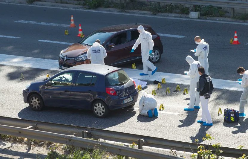 Mediactual_'s tweet photo. 🇫🇷🔫 FLASH | Families from #Marseille have filed an emergency petition against the State to take action, as over 40 people have already died in drug-related score-settling in 2023. The youngest victim was 16yo, and there's even a Wikipedia page created to document these incidents https://t.co/Lx4vUmoMMs