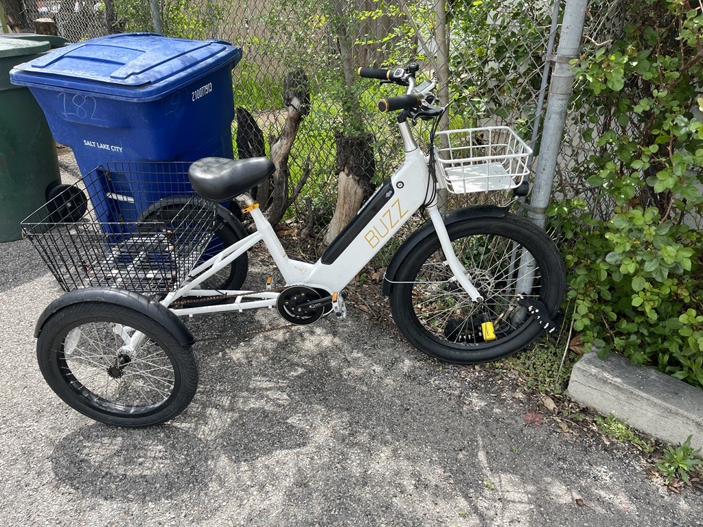 my trike was stolen from my apartment complex's parking lot in sugarhouse sometime in the last few days. not hopeful it'll make its way back to me but god was she pretty