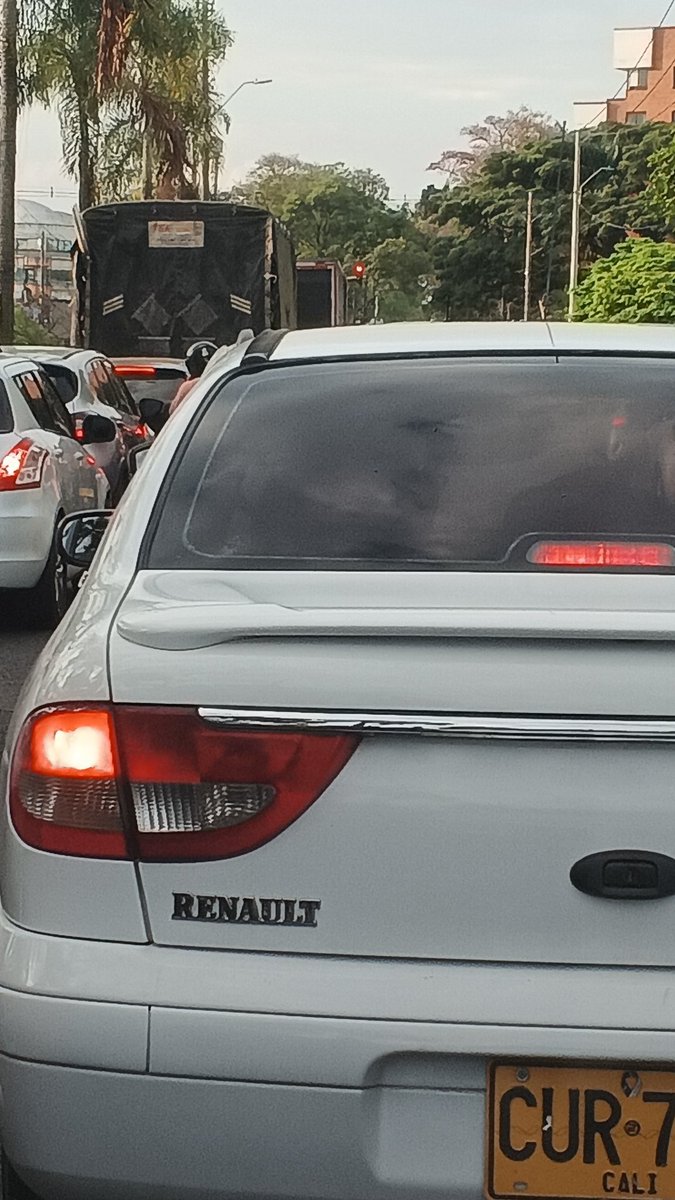 srkojioficial's tweet image. Los #SemaforosInteligentes de @jorgeivanospina. 5 minutos parados Cl13 con Cr70