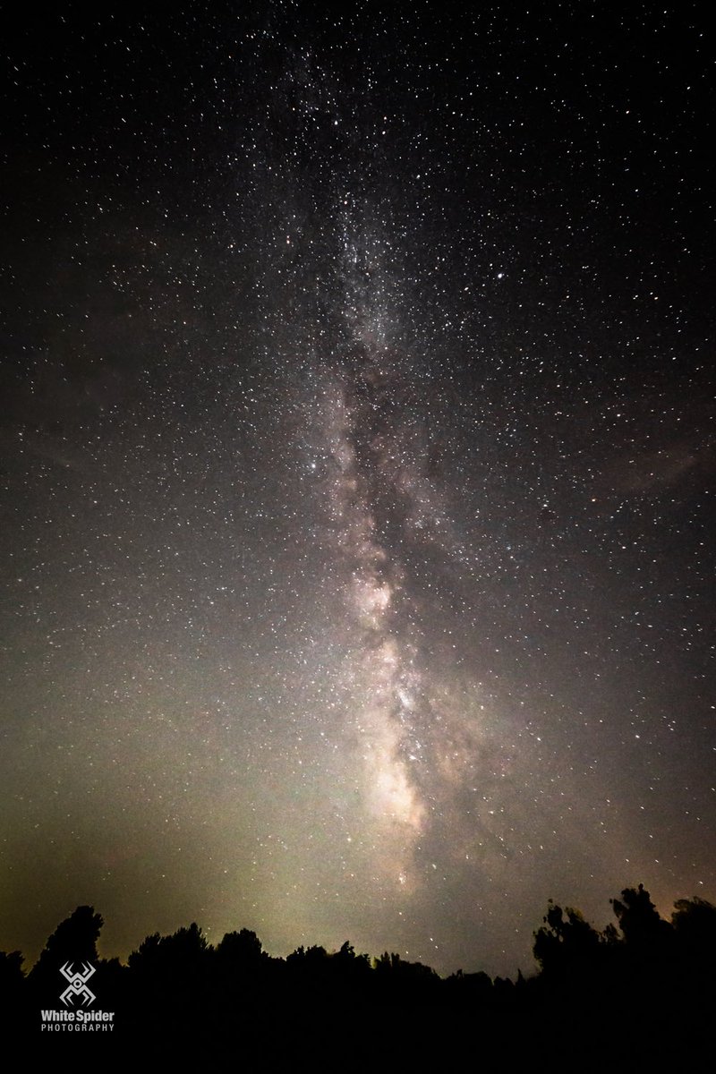 WhiteSpiderInc's tweet photo. Nice Milky Way tonight @StormHour https://t.co/zxF3cllIaE
