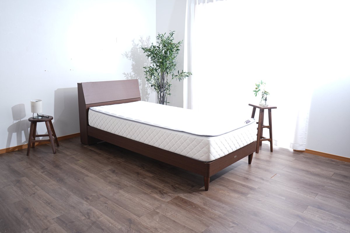 AsleepWith's tweet image. 本日ASLEEPが紹介しますのは
ファインレボノンコイルマットレスJXです！
立柱型のファインレボを配置しているので、寝返りを打ってもファインレボで体の姿勢を保ってくれます✨
新しいマットレスのご購入検討の皆様！一度は体験してみてください！#ベッド #マットレス #アスリープ