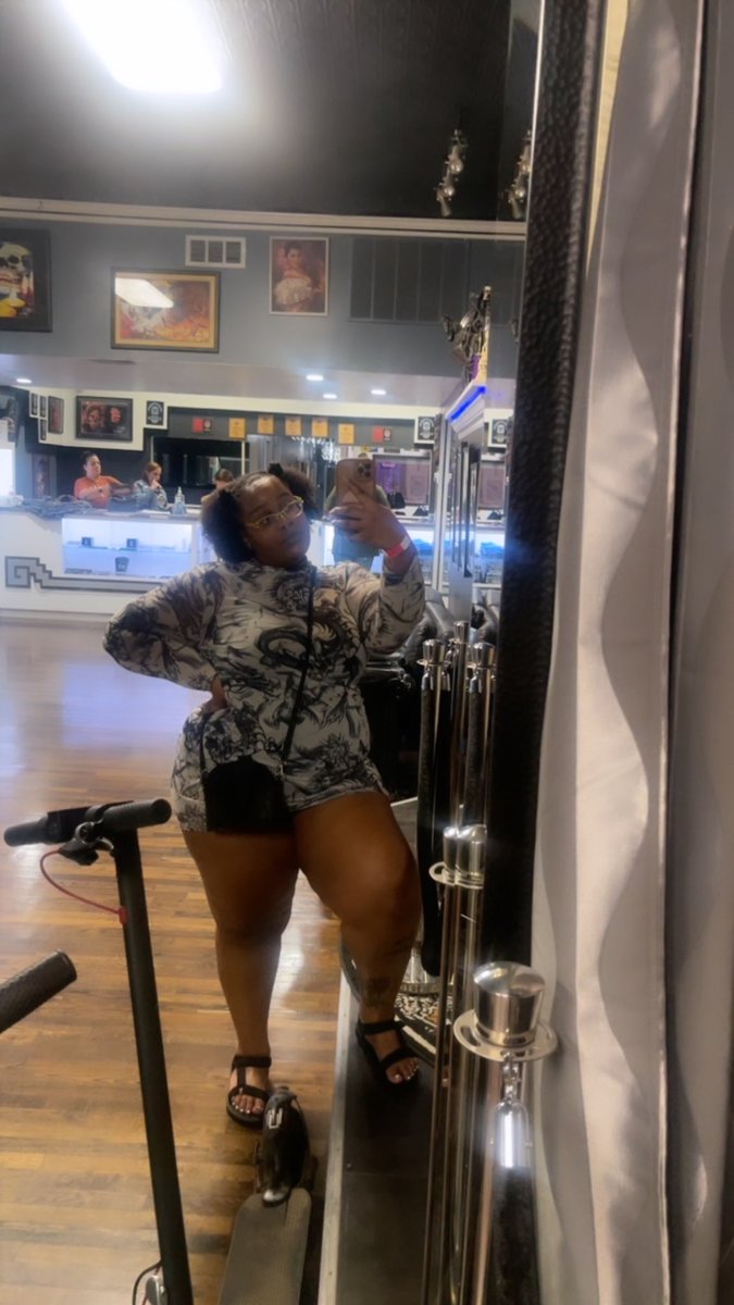 _IMakeItNasty's tweet photo. The Golden Experience 🌙🪐 https://t.co/6jPjuRoFZ9