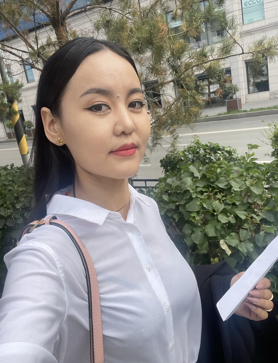 Би чинь бот биш шүү🥹