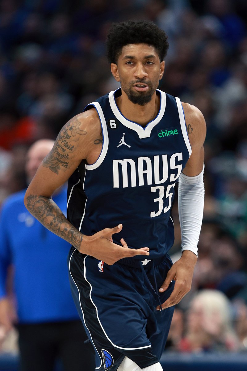 BleacherReport's tweet photo. Christian Wood is signing a two-year deal with the Lakers, per @wojespn 

The deal includes a player option. https://t.co/g069KPQoe6