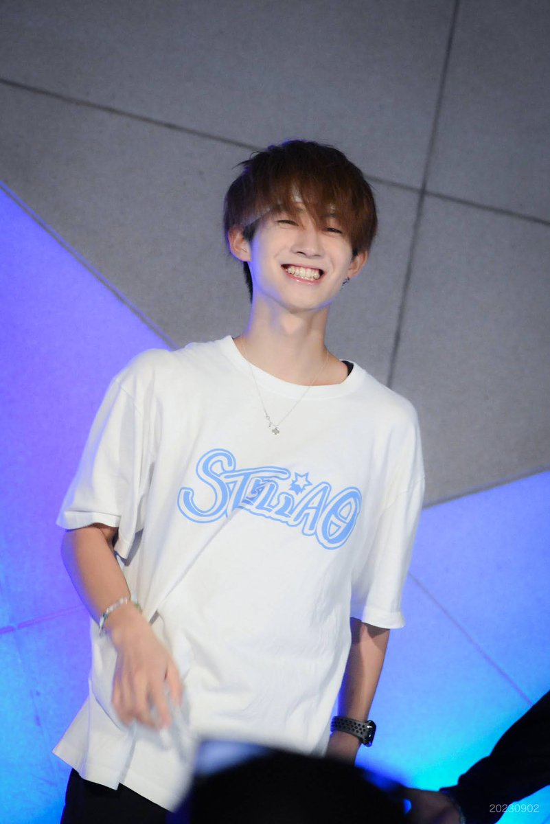 nmp3x3s's tweet photo. HBD KENTO KUN🎂🐒🍌🩷 https://t.co/XK1B27ngeW