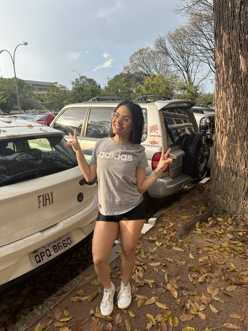 Fui numa faculdade ufmg aqui em Bh e gravei muitos v&iacute;deos 😂 ficou muito engra&ccedil;ado https://t.co/1kZK2