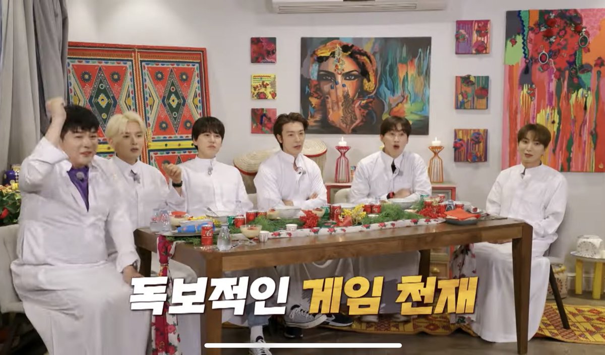 sj_love0's tweet photo. سوبر جونيور بالزي السعودي🇸🇦😭😭
 #SUPERJUNIOR  #슈퍼주니어 https://t.co/jbYV45RwLz