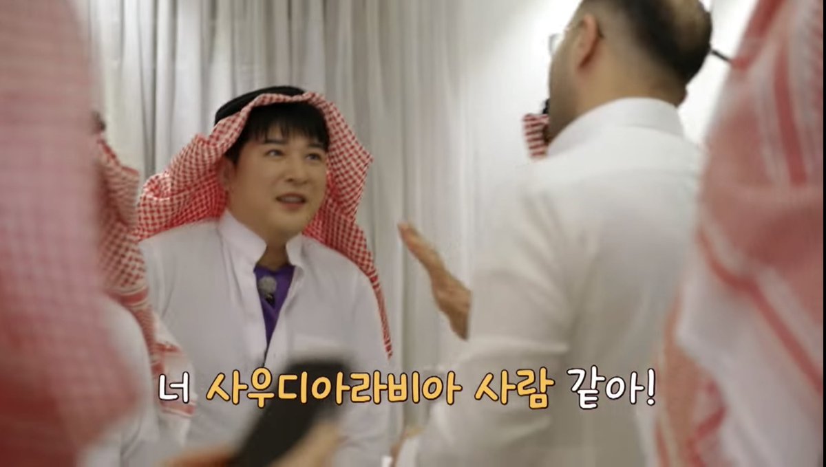 sj_love0's tweet photo. سوبر جونيور بالزي السعودي🇸🇦😭😭
 #SUPERJUNIOR  #슈퍼주니어 https://t.co/jbYV45RwLz