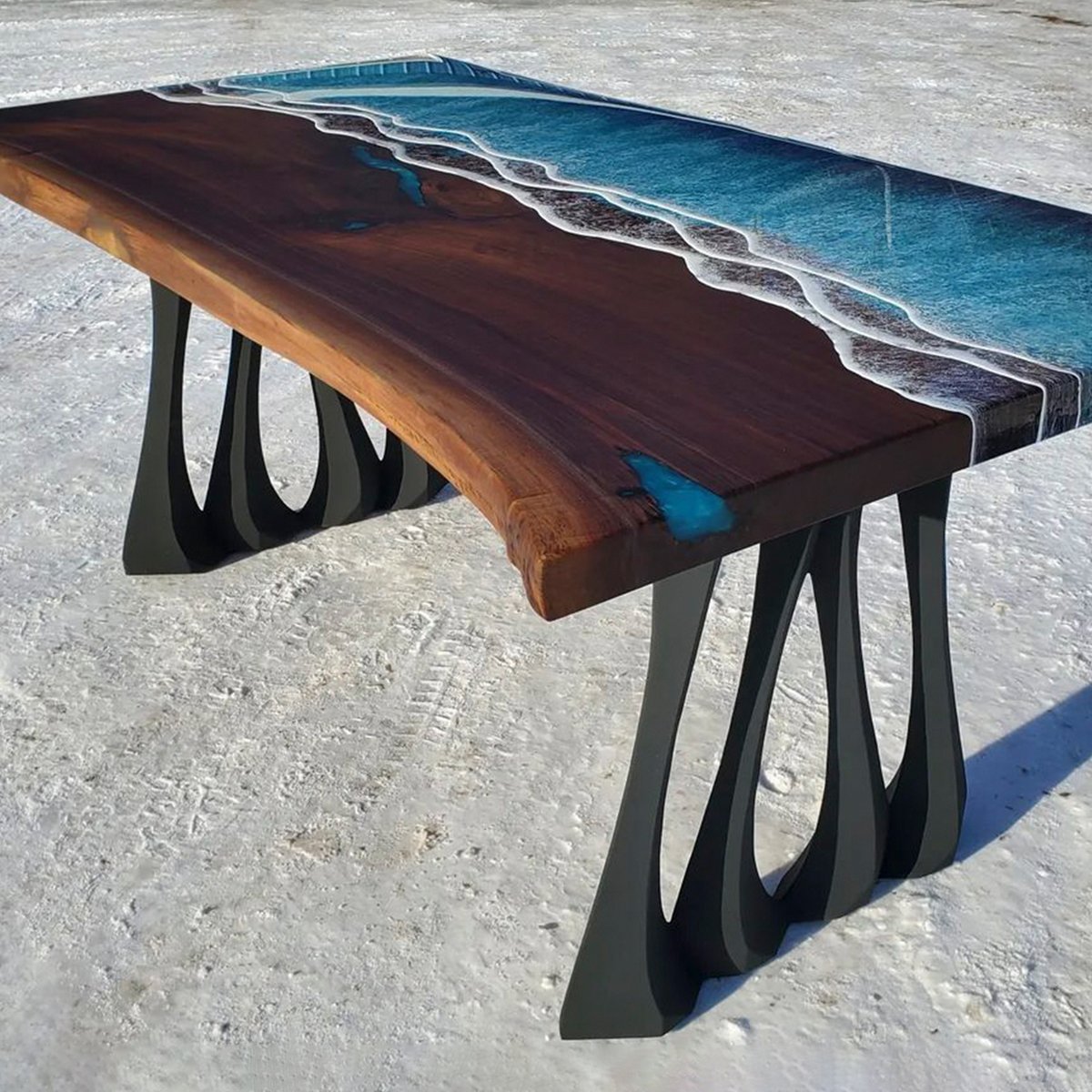 Flowyline_'s tweet photo. Check out this ocean-themed black walnut desk. The curvy shape of table legs beautifully complements the wavy pattern of the resin, creating a stunning visual effect while keeping things balanced. Drop 🌊 in comments if you love it. 

#flowylinedesign #resinart #resintable https://t.co/yWL8rFJxRW