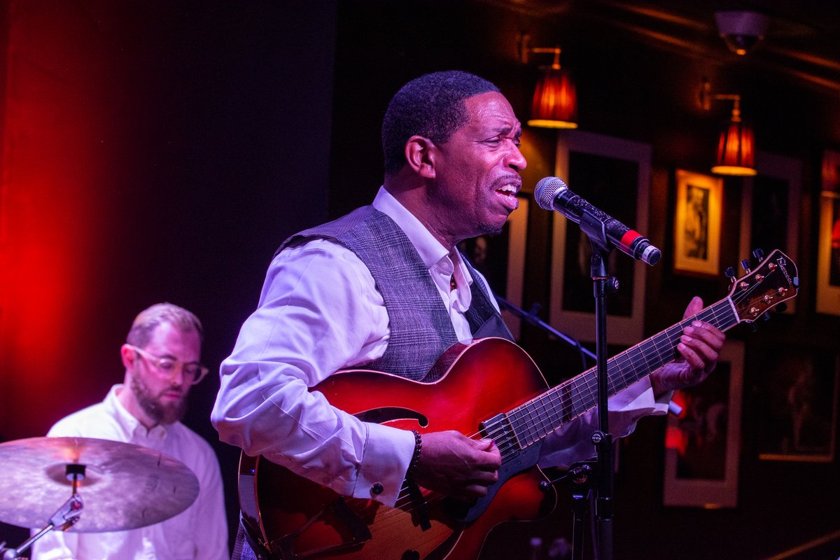 Well Folks...Tickets for my ‘Vocal Excursions’ PLUS concert  at PizzaExpress Live Holborn on Thursday 21st September are available for purchase from the following link:
pizzaexpresslive.com/.../ciyos-vocal...
Ciy