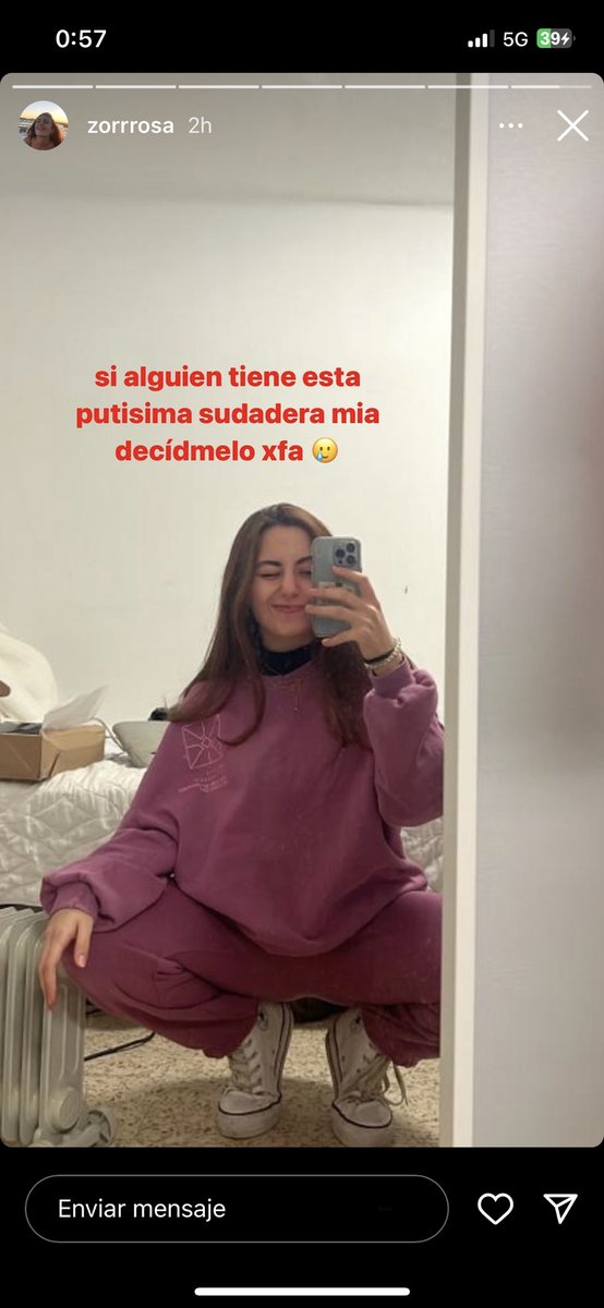 Se ha perdido si alguien la encuentra que avise, la echamos de menos

Pd: la sudadera 
<a href="/rosaazarallo/">яz</a>