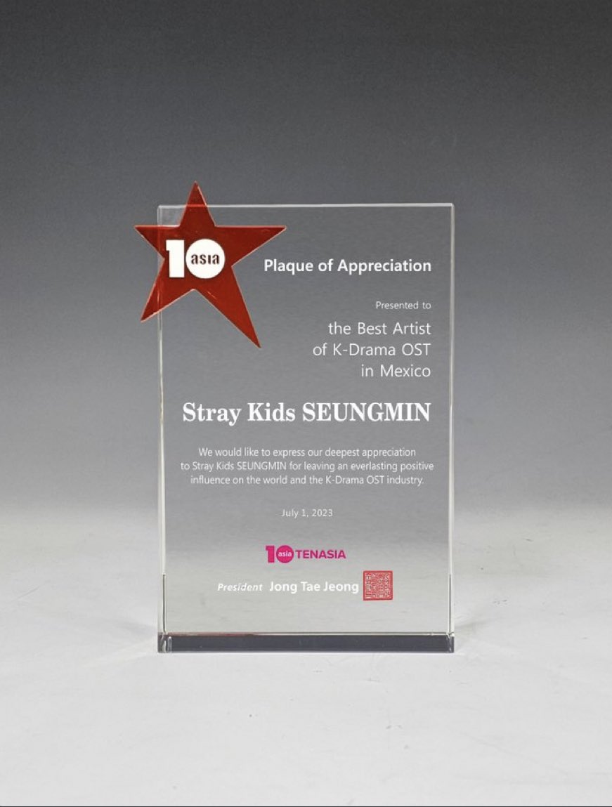 straykidsxzone's tweet photo. MI SEUNGMIN YA TIENE SU PREMIO 😭 https://t.co/vKdVYNYp8e