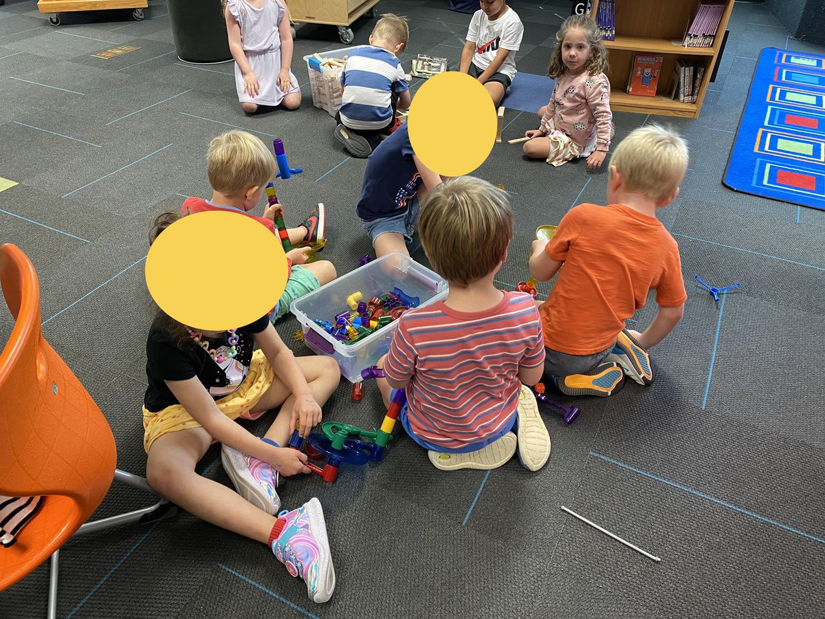 MrsMobileD67's tweet photo. Today @KisselburgJ67 class explored different activities after reading “A Perfectly Messed Up Story” #cherokeeinspires #bookcare @LakeForestSD67 https://t.co/EHxYCKPDTN