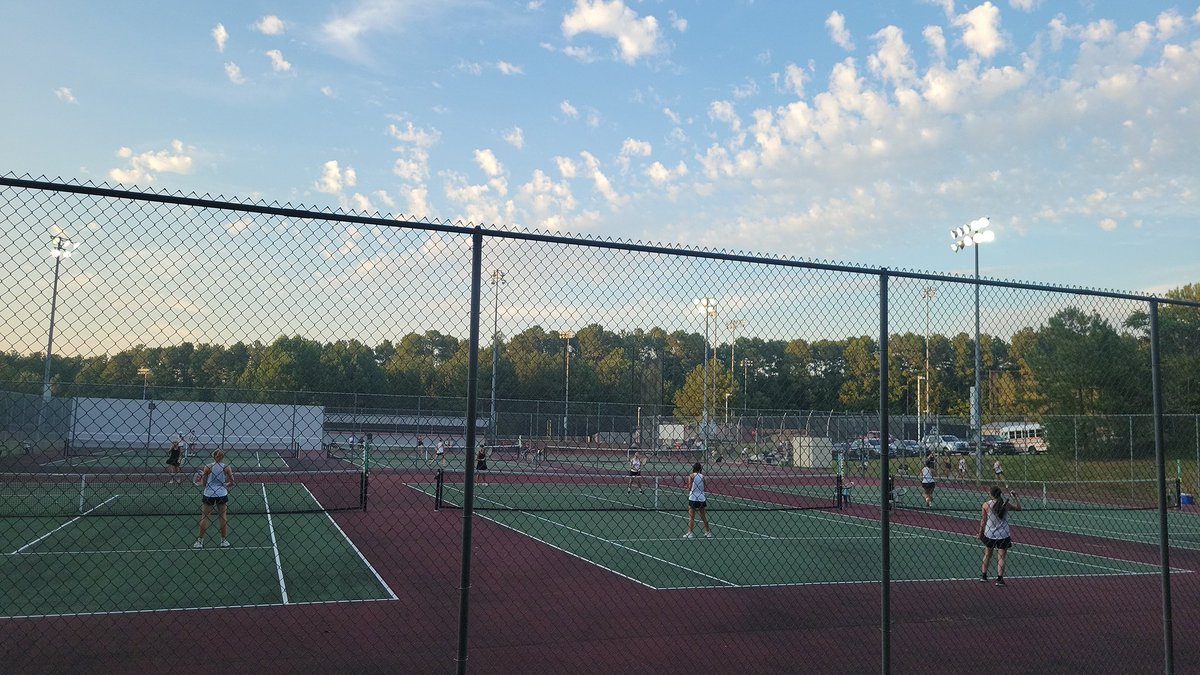 OrangeHSTennis's tweet photo. Lots of great tennis being played at Cedar Ridge tonight. Still battling on Court 2. Cedar Ridge is up 4-1 with doubles about to start. https://t.co/jjakv7cNJQ