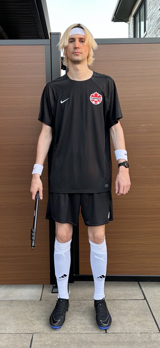 xQc's tweet image. THIS IS YOUR 2023 @Sidemen CHARITY MATCH CHAMPION GOALIE. ITS NOT EVEN THE FINAL FORM