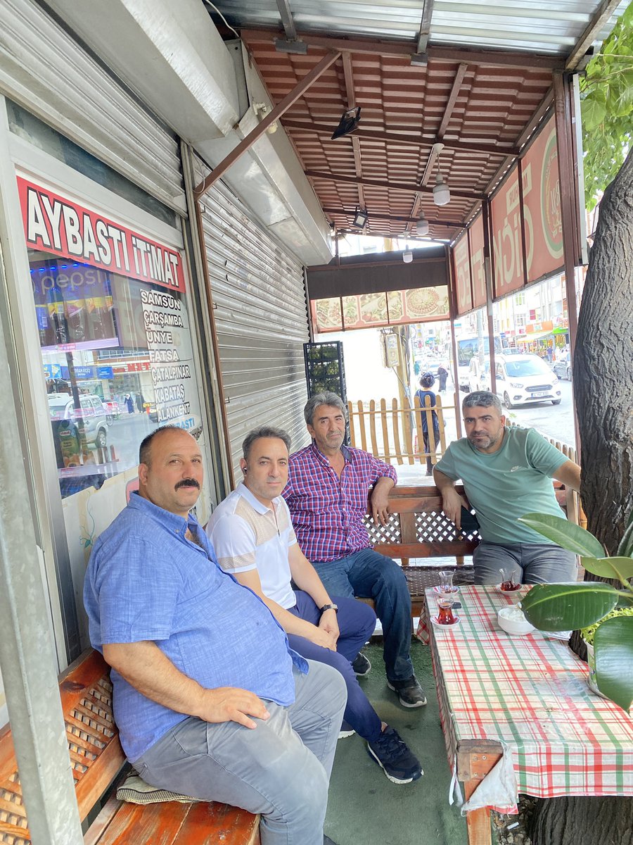 abdurrahman_ada's tweet photo. Yakınlarını ebedi aleme yolcu eden Ordu eşrafından İbrahim Yılmaz ve Van eşrafından Selahattin Runa kardeşlerimize taziye ziyaretinde bulunduk. Kardeşlerimizin yakınlarına rahmet kendileri ve kederli ailelerine sabırlar diliyorum.
#vefat #taziye #vefa #abdurrahmanada #kardef https://t.co/bVjlmrOGl2