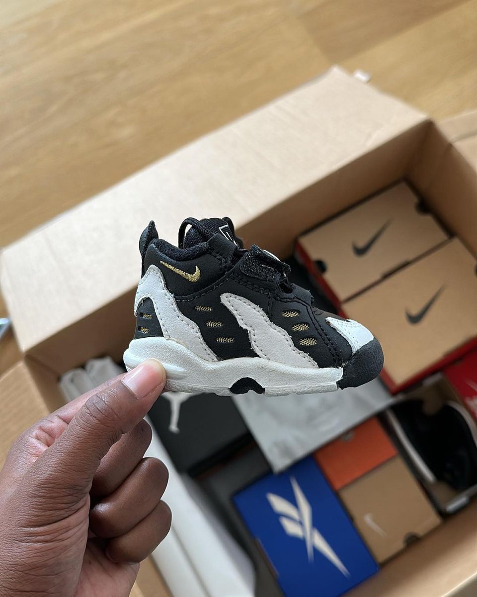 SneakerNews's tweet photo. The 2-4C days 👶💭 https://t.co/o9O6l5ouyK