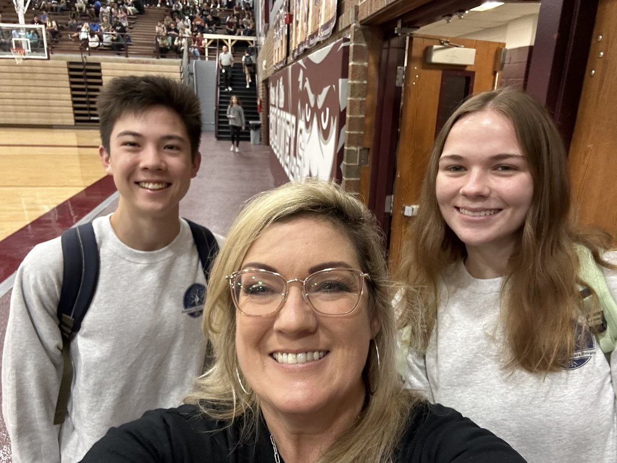 hchscolonelcrew's tweet photo. #BeKind365 @HCHSColonels @J_Renaissance 
Be kind Always!!!! Be a Kind Colonel! https://t.co/sR149TZDIs