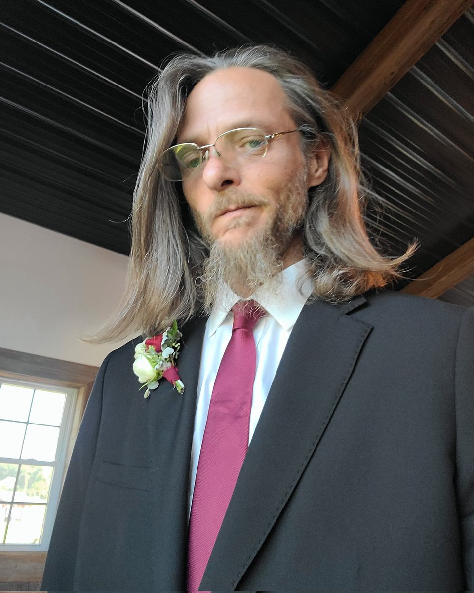 JerryParriii's tweet photo. Sometimes something important happens.
Like my sister getting married and I have to prove I clean up well.   😃😄😁

#WeddingSelfie
#TheresProof https://t.co/Ae67XfPCF6