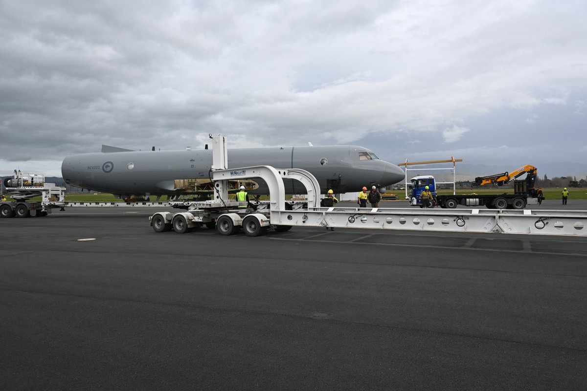 NZAirForce's tweet photo. Not a sight you see every day! ✈️ NZ4203, our trusted P-3K2 Orion, which retired from active service in 2021, is on a 455-kilometre journey to its new home at the Air Force Museum of New Zealand in Christchurch. 

📷 Air Force Museum of New Zealand

#NZAirForce https://t.co/5RcDjZNE7x