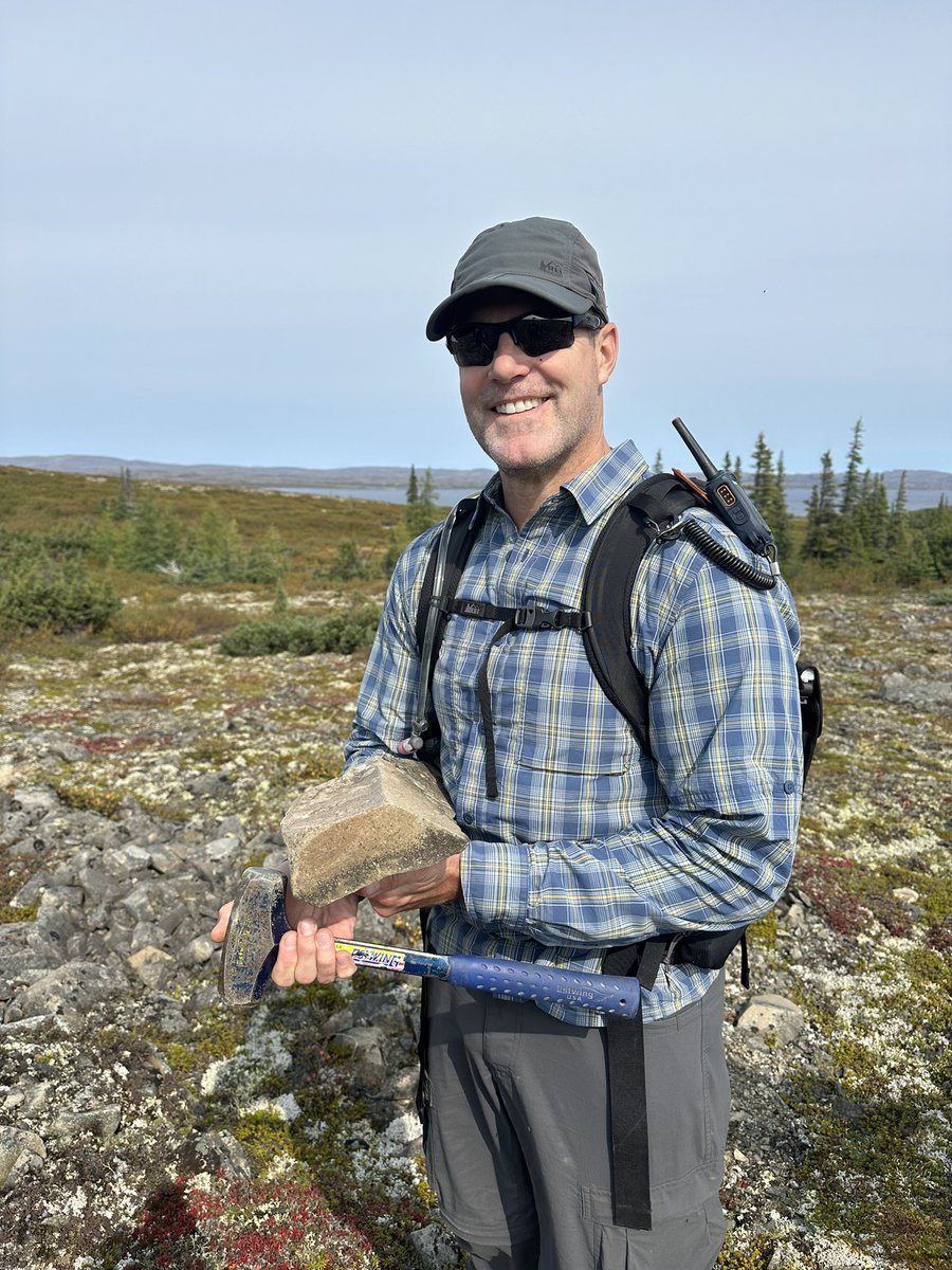 drcrater's tweet photo. Today was about true exploration as we all explored a part of the central uplift that I had never visited before. And what discoveries we made, reminding us of how Kamestastin is such a unique analogue for the Moon #Kamestastin2023 #Artemis #ToTheMoon #exploration https://t.co/3HyY7OpJze