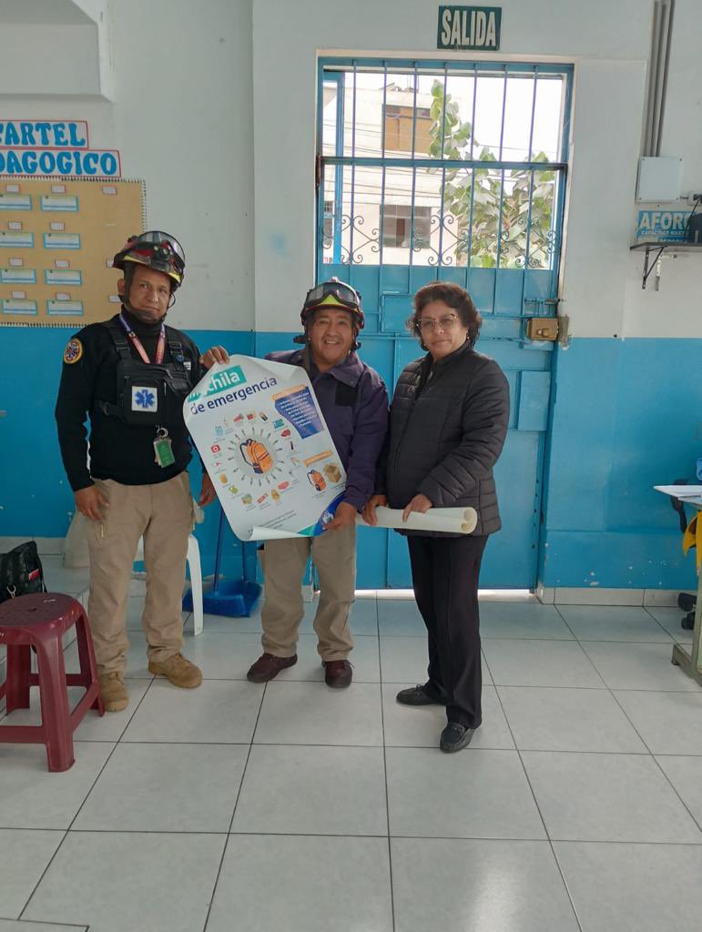 Munimolina's tweet image. #LaMolinaInforma: Por la “Semana de la Educación”, los integrantes del #COED La Molina brindaron una charla informativa del trabajo que realizamos y la importancia de implementar “La mochila para emergencias”, a los alumnos de inicial y primaria de la IEP Viña Alta.