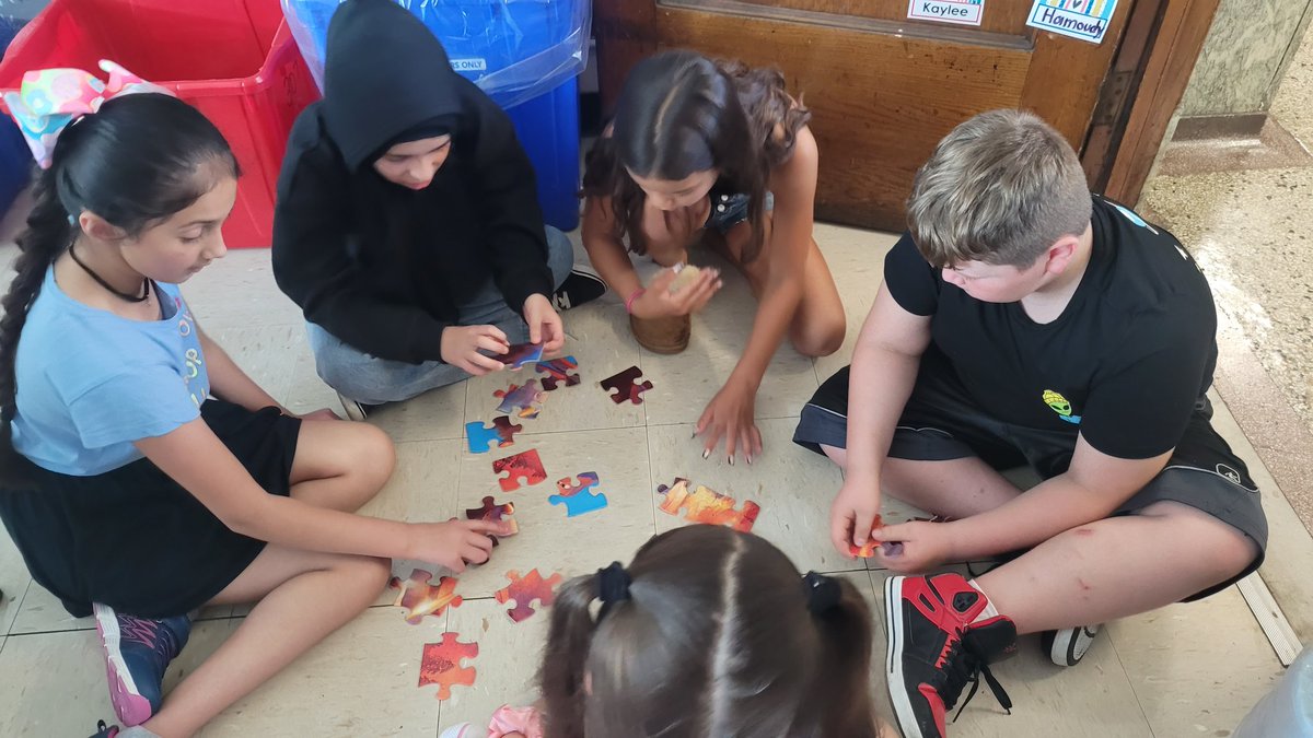 45SQueenVic's tweet photo. A wonderful first day in 5S! Helpful, kind and supportive during our team activities! @QVPSVikings https://t.co/a0CigRuH83
