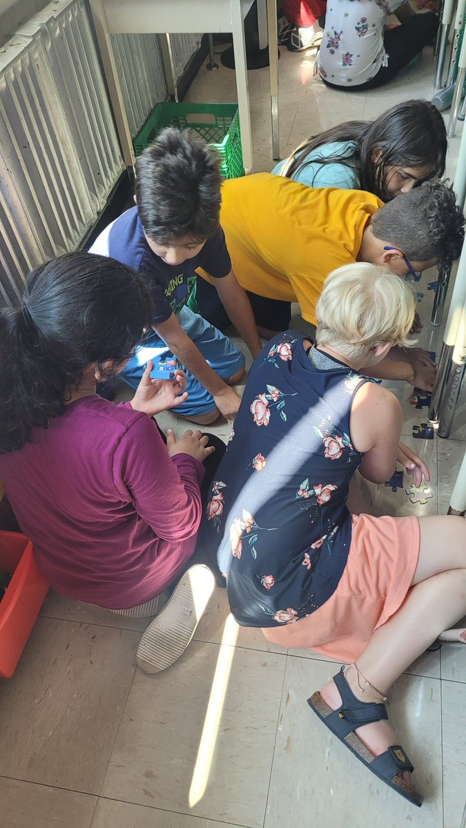 45SQueenVic's tweet photo. A wonderful first day in 5S! Helpful, kind and supportive during our team activities! @QVPSVikings https://t.co/a0CigRuH83